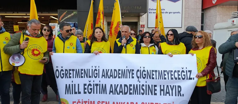 Öğretmen Yetiştirme Sistemi “Milli Eğitim Akademisi”ne Teslim Edilemez!