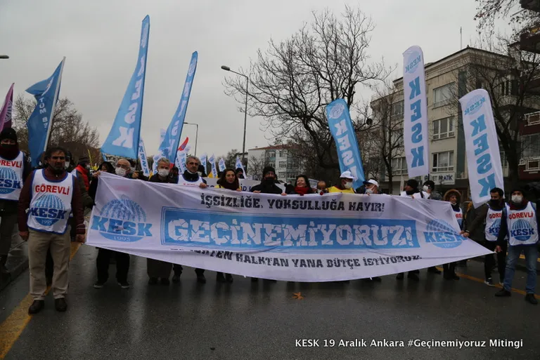 İşsizliğe, yoksulluğa, yolsuzluğa, krize karşı Onbinler Geçinemiyoruz şiarıyla alanlardaydı!