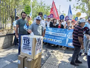TİS Sandıklarımızı Çalışma Bakanlığı Önüne Taşıdık!