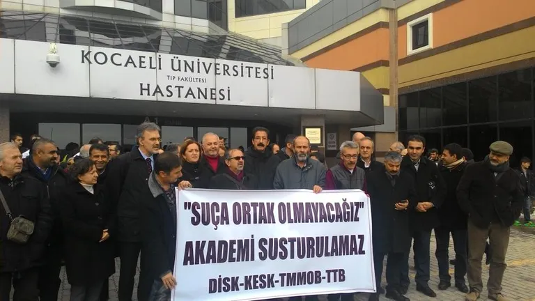 KESK-DİSK-TMMOB-TTB Kocaeli Umuttepe'de Akademisyenlerin Yanında!