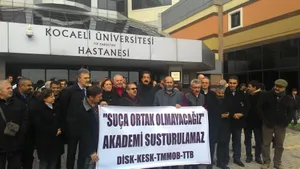 KESK-DİSK-TMMOB-TTB Kocaeli Umuttepe'de Akademisyenlerin Yanında!