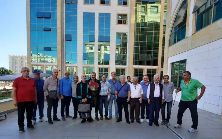 ‘Laiklik’ eylemine katıldıkları için yargılananlara beraat