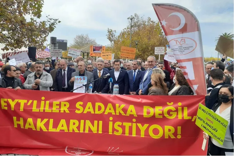 Prof. Dr.Mustafa Durmuş : EYT'de KGF çözümü: 'Zararı toplumsallaştırmak!'