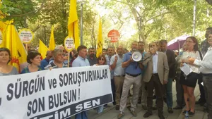 Eğitim Sen: Hukuksuz İhraç ve Sürgünler Bizleri Haklı Mücadelemizden Geri Döndürmeyecektir!