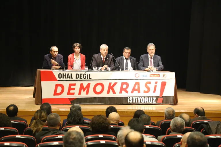 KESK-DİSK-TMMOB-TTB: OHAL Değil, Demokrasi İstiyoruz!