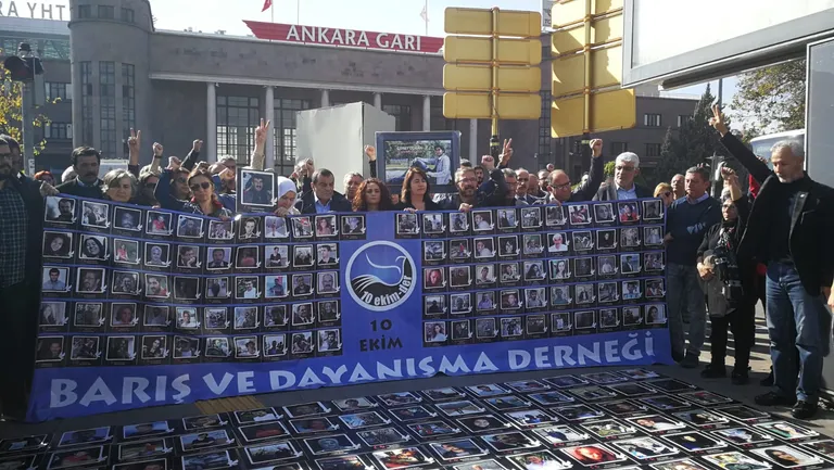 26 Ekim Cuma Günü Ankara Garı’nda Barış Anıtımıza Yapılan Çirkin ve Karanlık Saldırıyı Kınıyoruz!!!