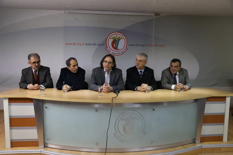 DİSK - KESK - TMMOB: TTB'nin Yanındayız!