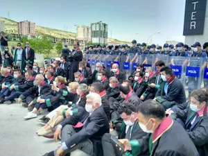 Savunma Susmayacak! Barolar Yalnız Değildir!