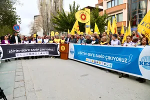 EĞİTİM SEN'e Sahip Çıkıyoruz!