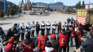 Direnen DİSK - Birleşik Metal İş Üyesi İşçilerin Yanındayız!