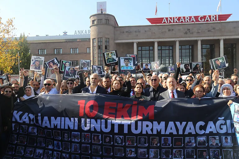 10 Ekim Katliamının Dördüncü Yıl Dönümünde  Kaybettiğimiz Arkadaşlarımızı Andık.