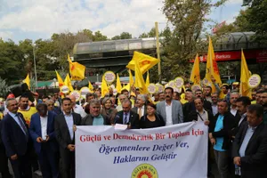 5 Ekim Dünya Öğretmenler Günü’nü Hukuksuz İhraçlar ve Açığa Almalarla Karşılıyoruz!