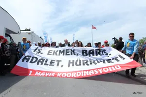 Yüzbinler 1 Mayıs'ta Emeğin Hakları İçin Bir Araya Geldi!
