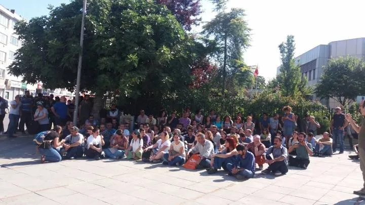 "NURİYE VE SEMİH İŞE GERİ ALINSIN! OHAL KALDIRILSIN! KHK’LAR İPTAL EDİLSİN!" YÜRÜYÜŞÜNÜN ENGELLENMESİNİ KINIYORUZ!