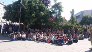 "NURİYE VE SEMİH İŞE GERİ ALINSIN! OHAL KALDIRILSIN! KHK’LAR İPTAL EDİLSİN!" YÜRÜYÜŞÜNÜN ENGELLENMESİNİ KINIYORUZ!