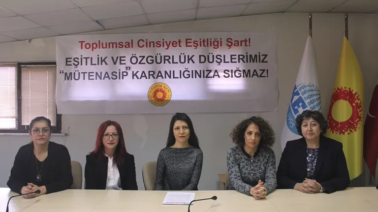 Eğitim Sen: YÖK Başkanı’nın Açıklaması Türkiye’de Yaşanan Kadın Düşmanlığını En Yetkili Ağızlardan Onaylayan Bir İbret Vesikasıdır!