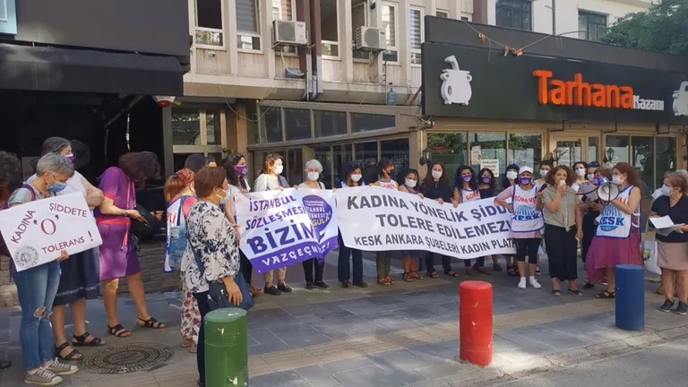 Aile ve Sosyal Hizmetler Bakanı Derya Yanık Derhal İstifa Etmelidir!