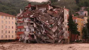 ESM: Tüm Bu Felaketlerin Sorumlusu; Ormanları Talan Eden, Dereleri Yağmalayan İktidardır.  İklim Krizini Yaratan Da Doğa Değil, Sermayedir!