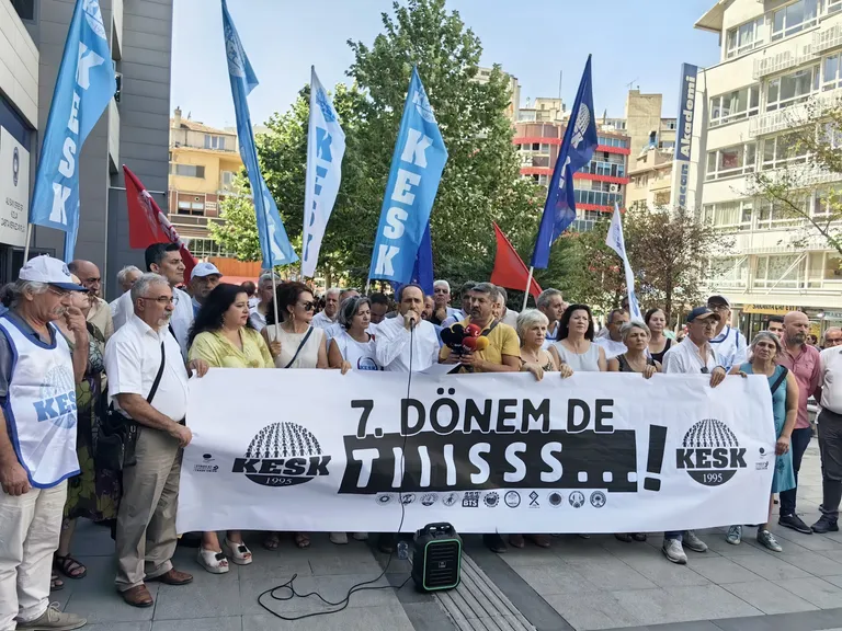Toplu Sözleşmede Kazanım Yok! Laf Salatası Var!  Kamu Emekçilerinin Sesi Olmaya Devam Edeceğiz!