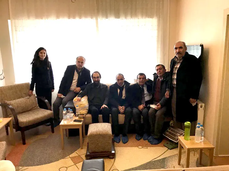 KESK, TMMOB, DİSK ve TTB Heyeti Açlık Grevindeki Semih ve Esra Özakça'yı Ziyaret Etti!