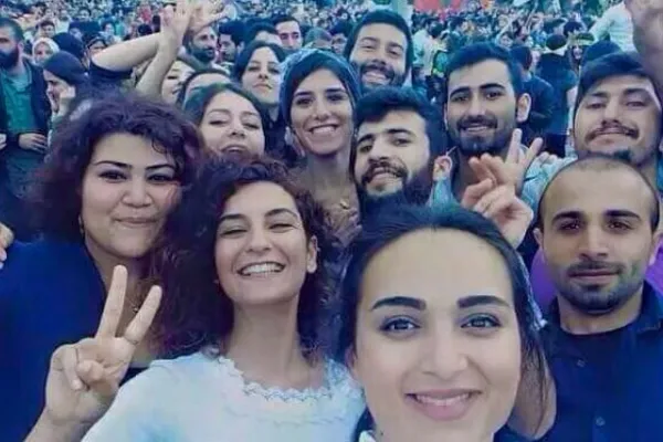 Suruç Katliamında Yitirdiklerimizi Saygıyla Anıyoruz!