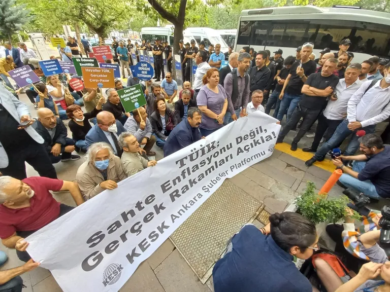 Maaşlarımızın TÜİK’İN Sanal Rakamlarına Göre Değil,  Gerçek Enflasyona Göre Artırılmasını İstiyoruz!