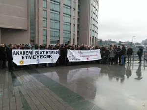 Söz Barışın: Çağlayan Adliyesi’nde Barış Akademisyenlerinden Hukuk Dersi!