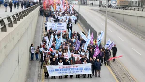 Yurttaş Birlikteliğinin çağrıcısı olduğu 6 Aralık Ankara "Emeklinin ve Emekçinin Bütçe Hakkı" mitingine KESK olarak katılım sağladık.