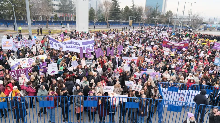 10 Ocak'ta Ankara'da Kadın Mitingindeydik!